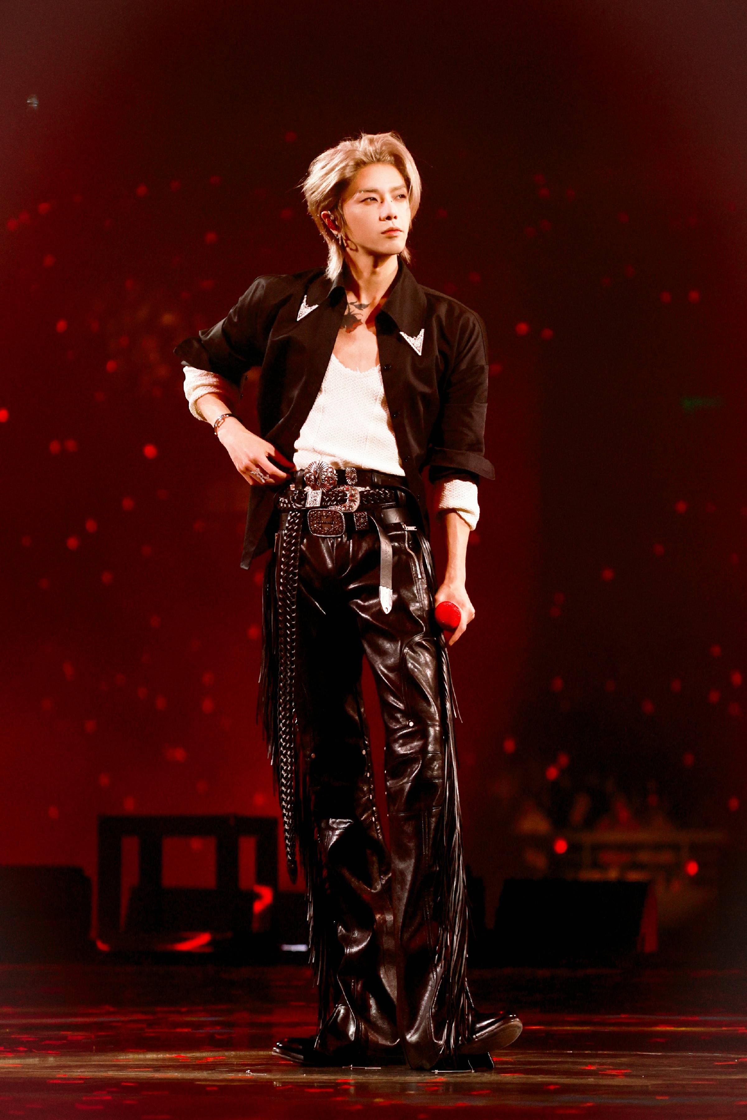 2026华晨宇火星演唱会南宁开唱 与歌迷共迎新年(华晨宇20191115火星演唱会全程)