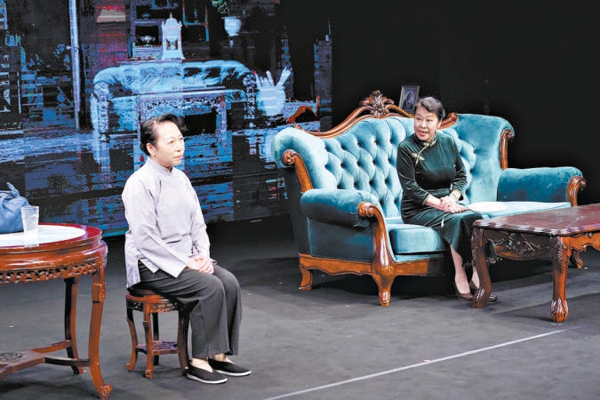 这里是开展戏剧普及的公益阵地 北京人艺十年邀请数千群众登上话剧殿堂(为戏剧节写一则宣传语)