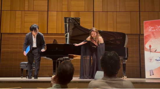 中国女中音李瑷希欧美两洲连续登顶 卡耐基两度留名(女中音歌手李敏)