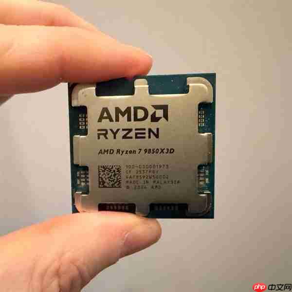 全球最快游戏CPU开盖：AMD锐龙7 9850X3D实拍首发！