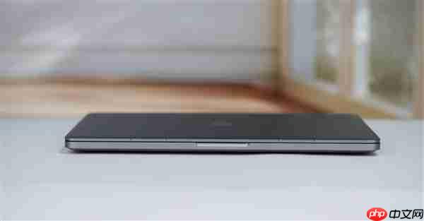 首发自研长江SoC！摩尔线程AIBOOK笔记本图赏