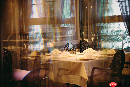 老友饭局实拍：尼康Z6Ⅲ定格觥筹交错的温暖