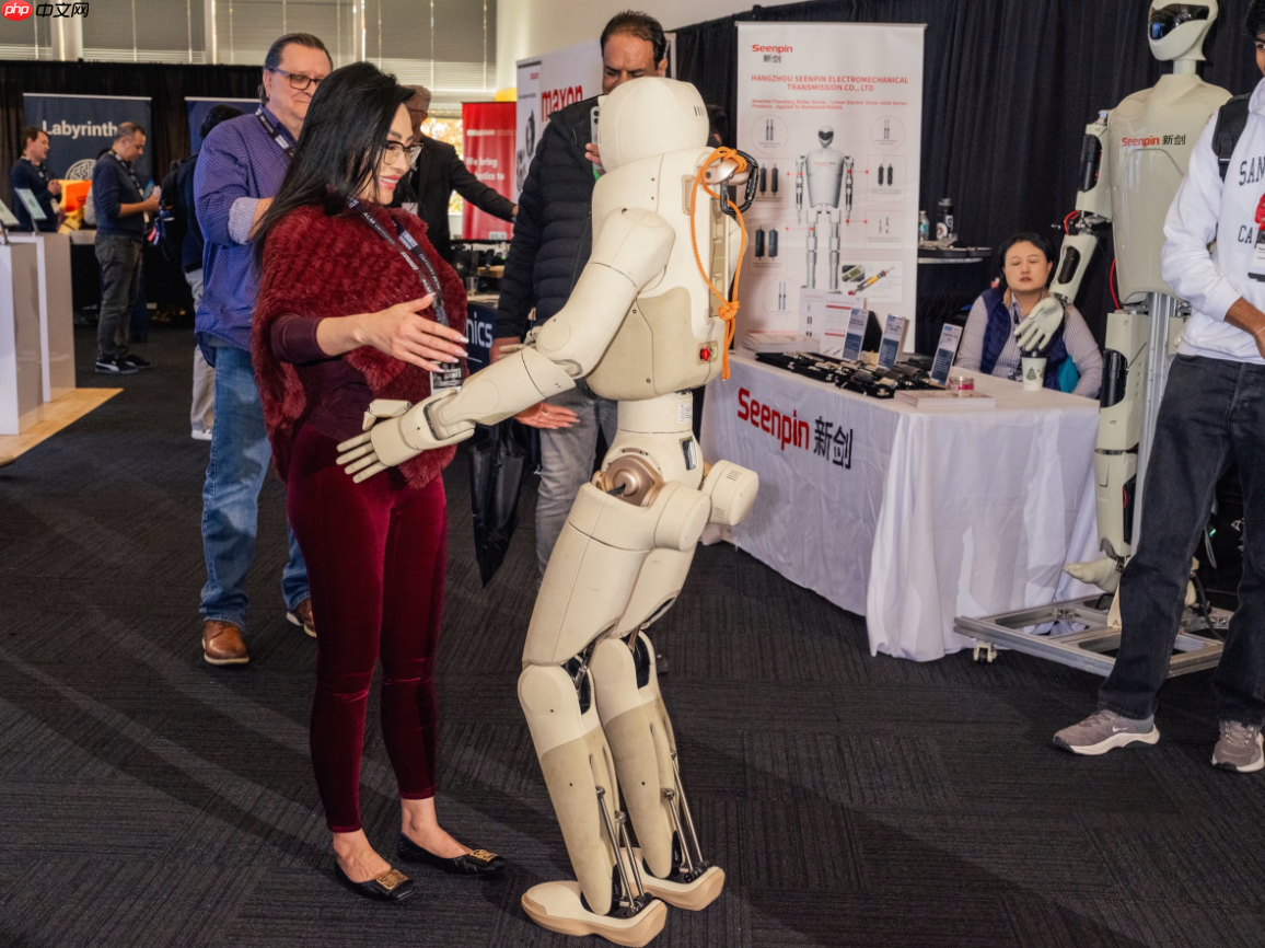 马斯克疯狂鼓吹：投资者涌进人形机器人赛道，创业者警告技术成熟度被高估