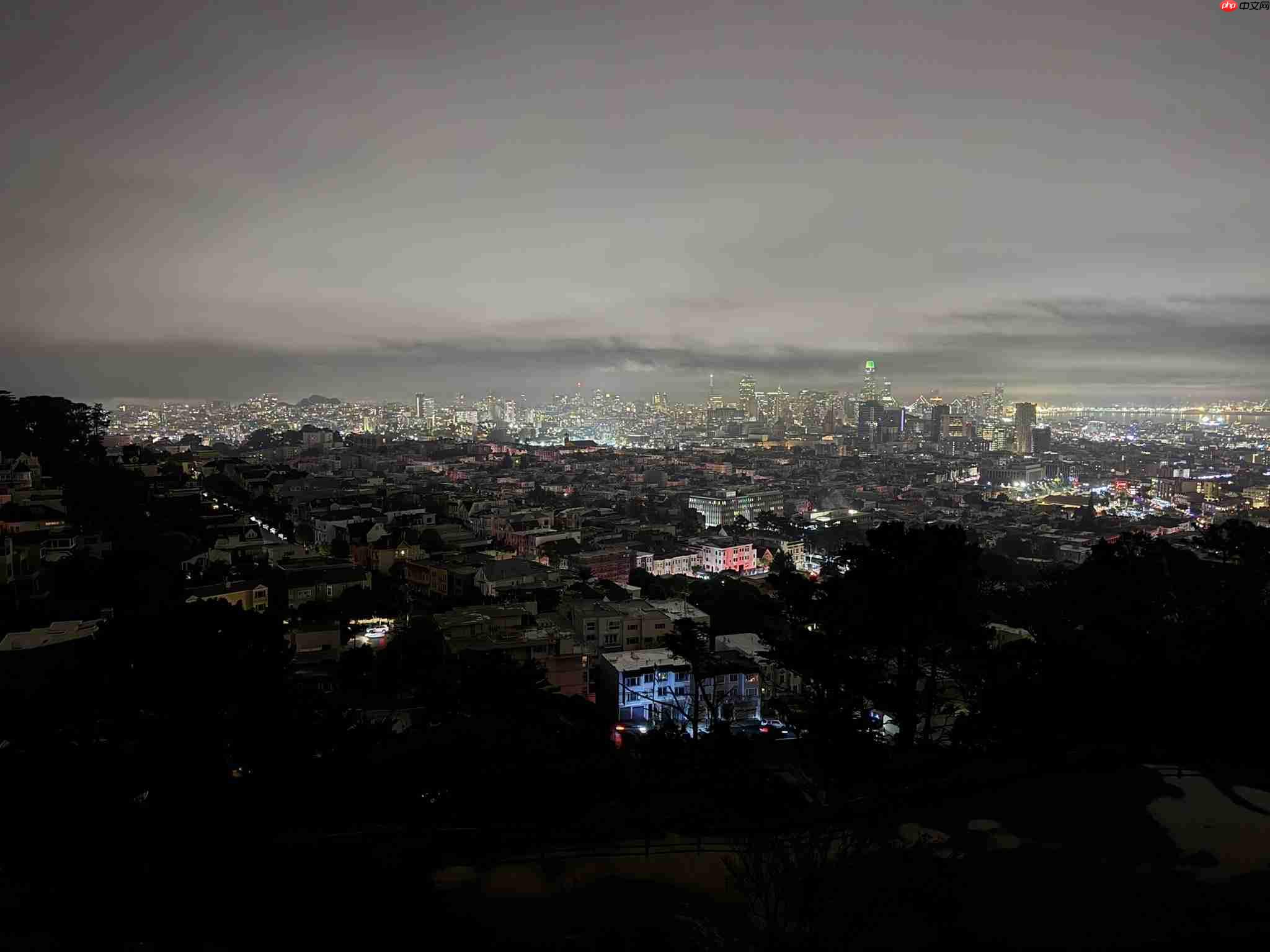 美国旧金山发生大规模停电事故，交通瘫痪、商户停业