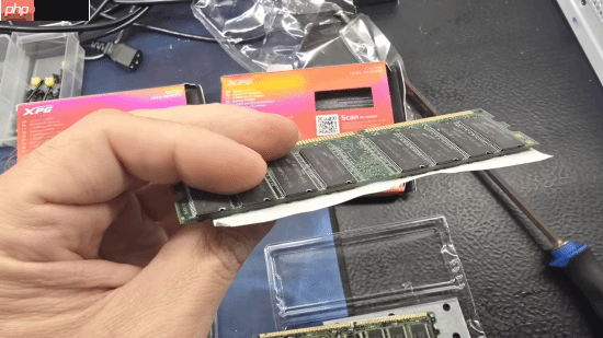 内存价格失控！乐子随之而来 内存条塞金属块造假