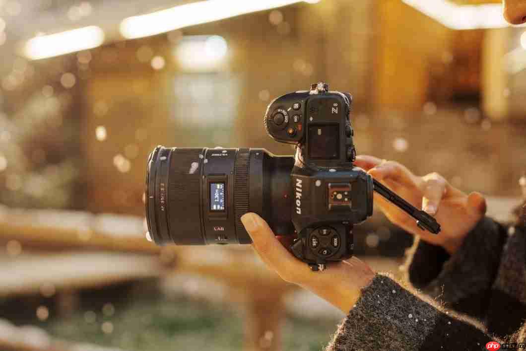 尼康用户狂喜!唯卓仕35/1.2LAB Z 画质直逼万元旗舰,售价仅5499!