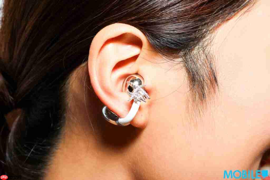 HUAWEI 数码新品登陆香港！FreeClip 2 耳机，WATCH ULTIMATE DESIGN、GT 6 Pro HONMA 同埋佢