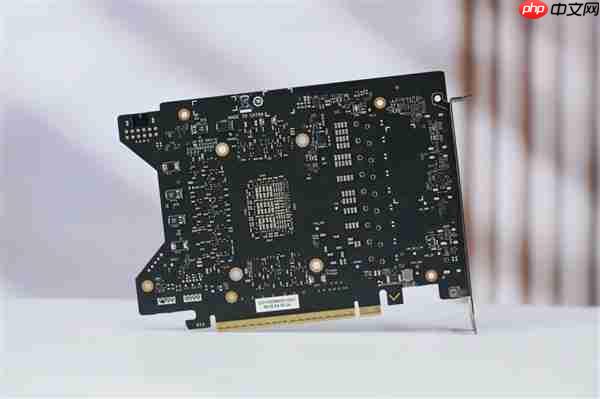 ITX性能小钢炮！七彩虹RTX 5070 Mini OC 12GB图赏