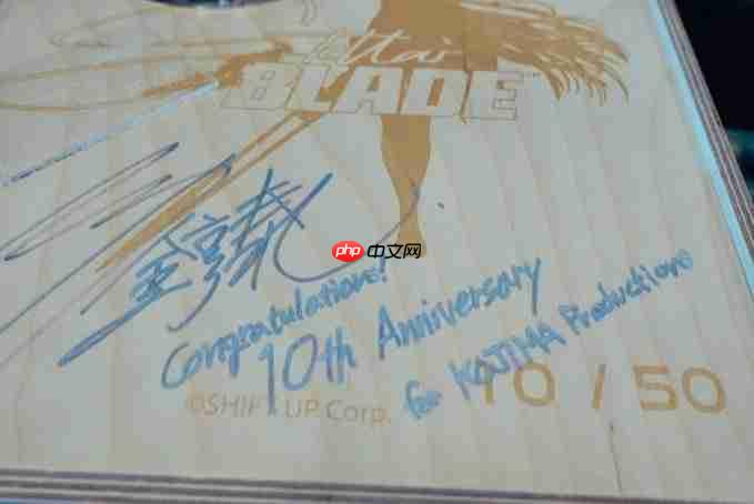 脸依旧难绷！ Shift up赠送小岛秀夫伊芙手办