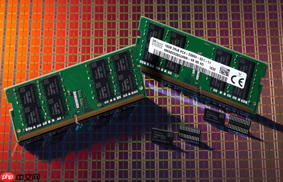 涨幅超过100%！内存条涨得比金条还快 年底可能更疯狂
