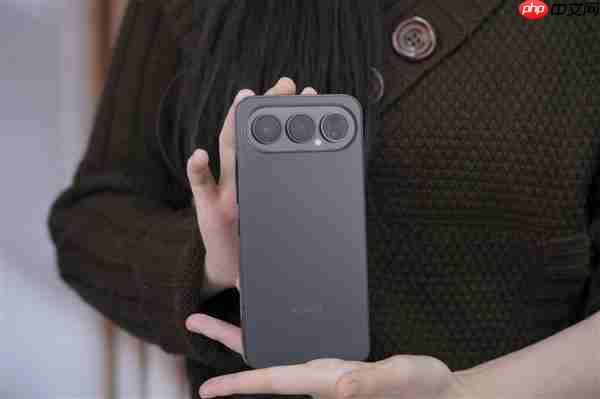 全新横向跑道式设计！荣耀500系列图赏