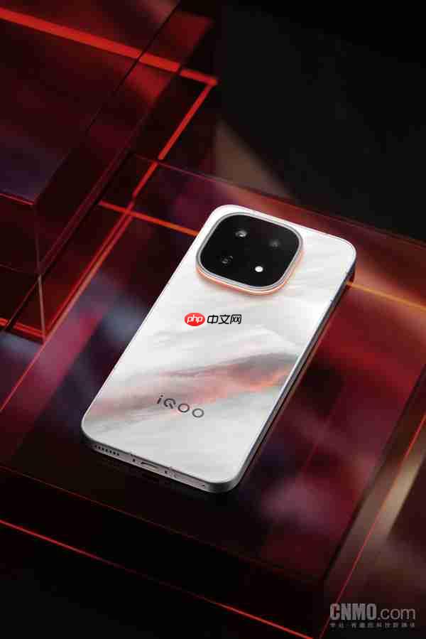 曝iQOO 15 Mini明年4月发布 天玑9500处理器+7K电池