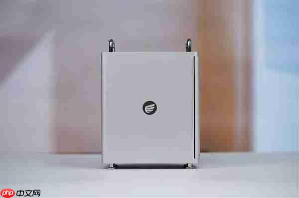 致敬苹果Mac Pro刨丝器！奥睿科Omini Pro迷你机图赏