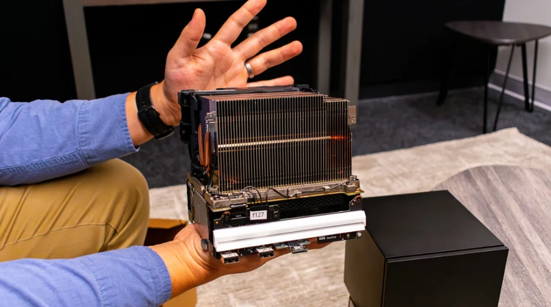 IGN试玩Steam主机：可流畅运行《赛博朋克2077》等游戏