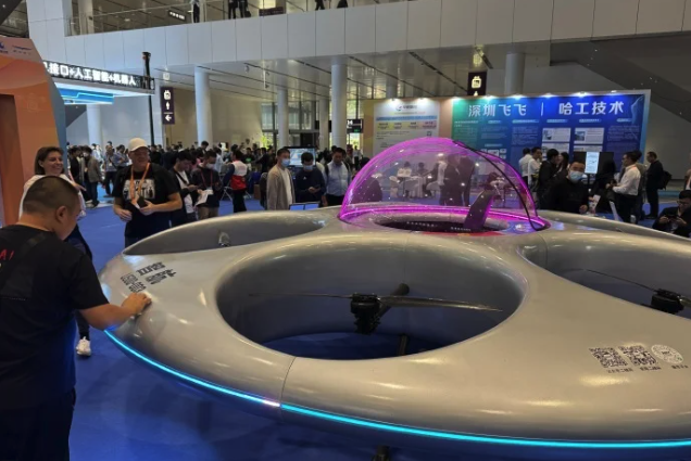 UFO现身高交会？全球首款载人飞碟正式亮相本届高交会8号馆