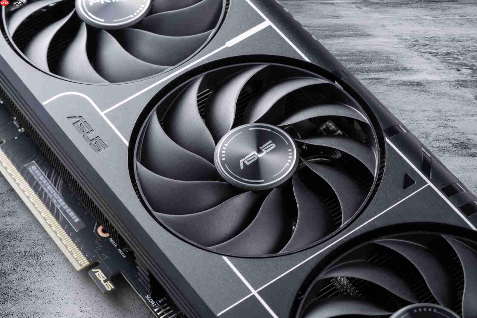 游戏娱乐与创意工作一卡搞定！华硕5070显卡2K全能王