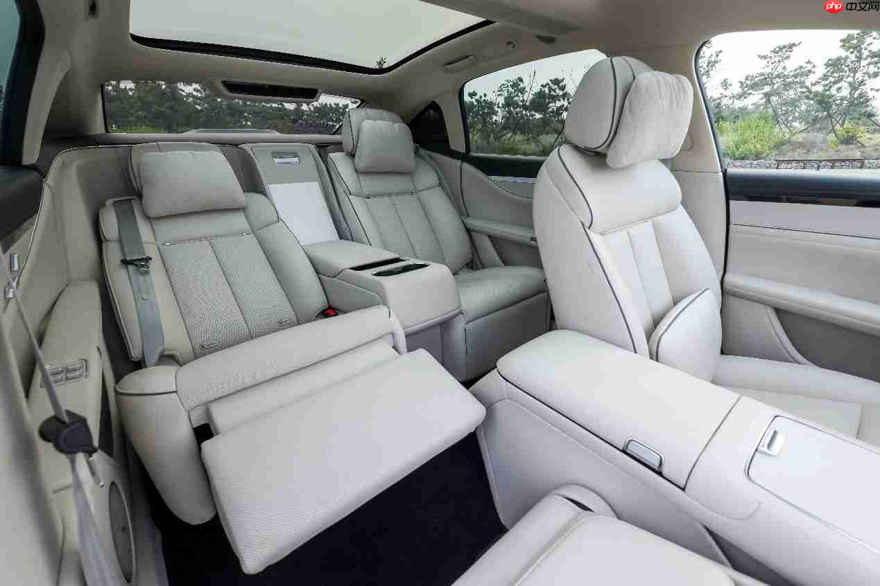 新款享界S9正式开启小订，以“豪华满配”发起降维打击