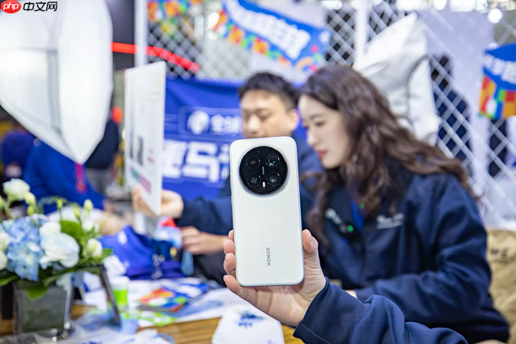 荣耀Magic8系列+荣耀手表5 Pro双buff加持！荣耀战队征战北马展硬核实力