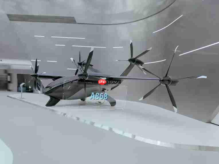 小鹏新总部“航站楼”汇天全新展厅首次公开，陆空一体飞行汽车等集体亮相