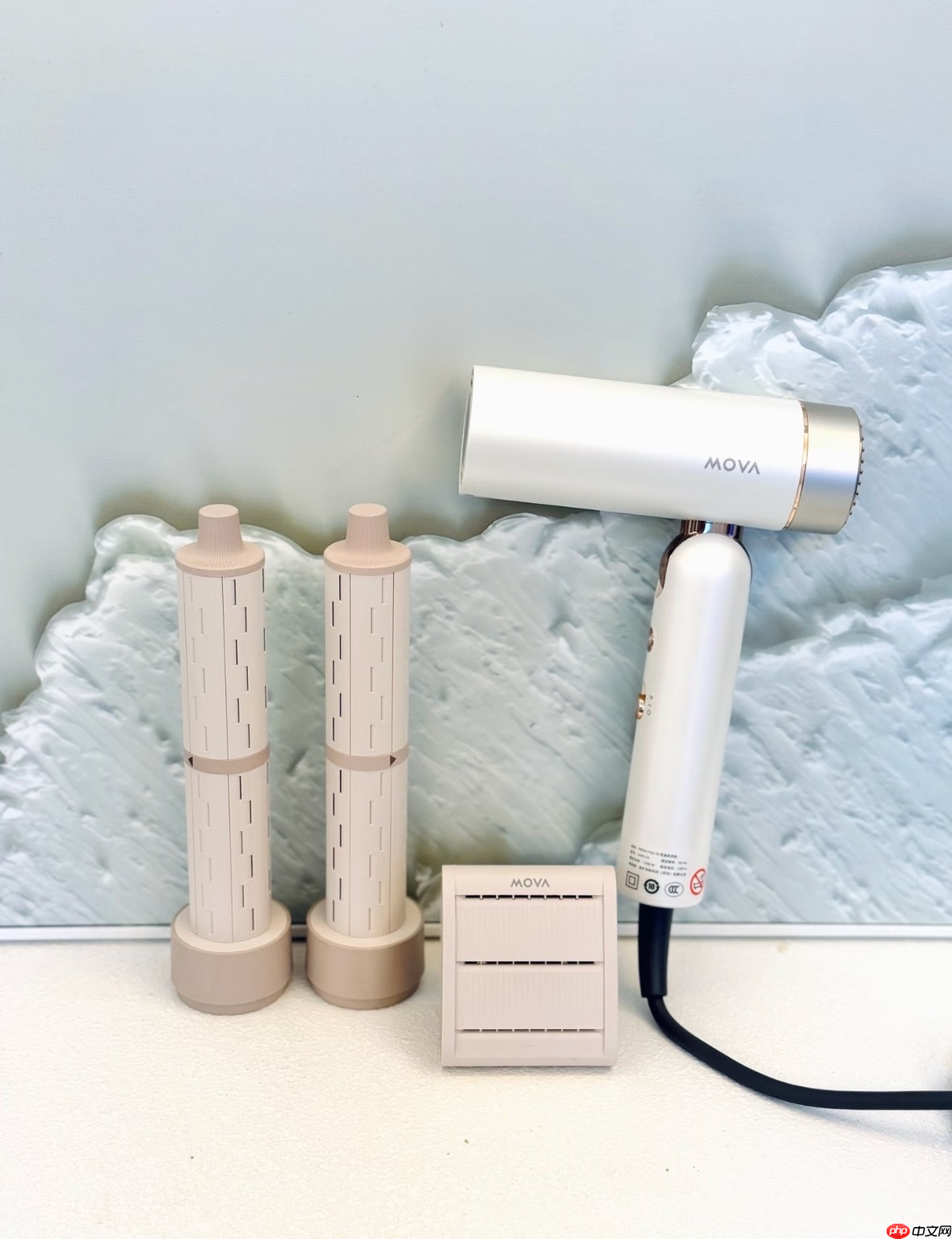 告别笨重！MOVA口袋折叠吹风机竟然还能这么玩？