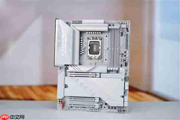 雪景房主机必看！技嘉电竞冰雕Z890 AORUS PRO ICE主板图赏