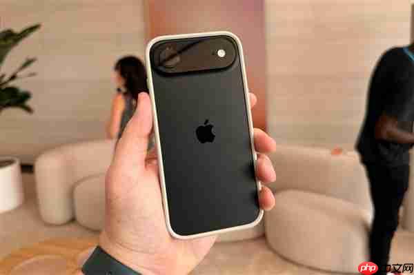 苹果史上最薄手机 产品经理朱海舟谈iPhone Air：旦用难回