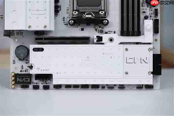 白色高颜值主板！七彩虹CVN B850 ARK FROZEN v14方舟图赏