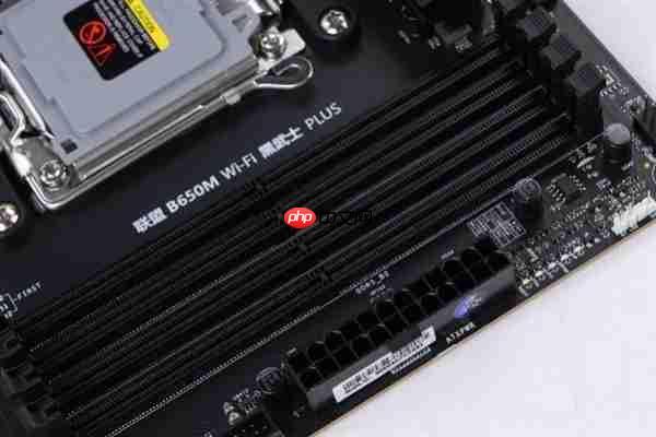 中端装机新方案！影驰联盟 B650M Wi-Fi 黑武士 PLUS 主板评测