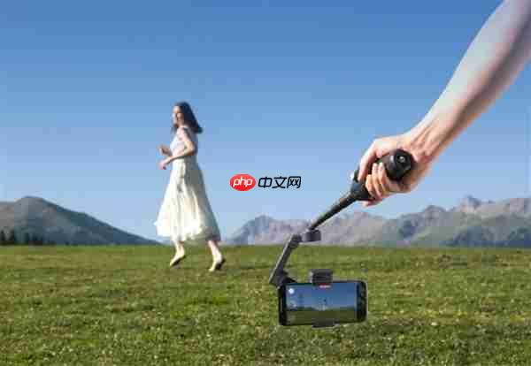 898元！大疆发布Osmo Mobile 8手机云台：原生跟拍、10小时续航