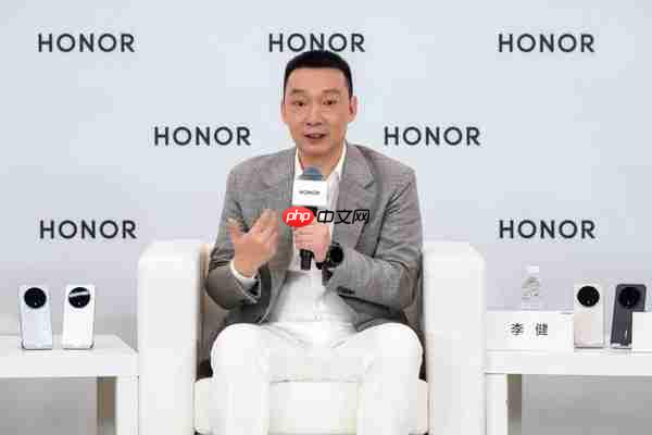 李健：开新局见未来 荣耀Magic8系列开启AI Phone时代