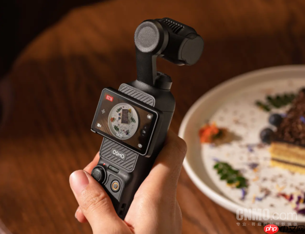 另一层!别人玩AI的时候 荣耀搞起了机器人手机