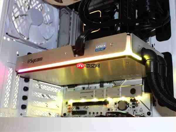 日本Sycom展示LYNK+快拆水冷版RTX 5090：三颗猫头鹰风扇