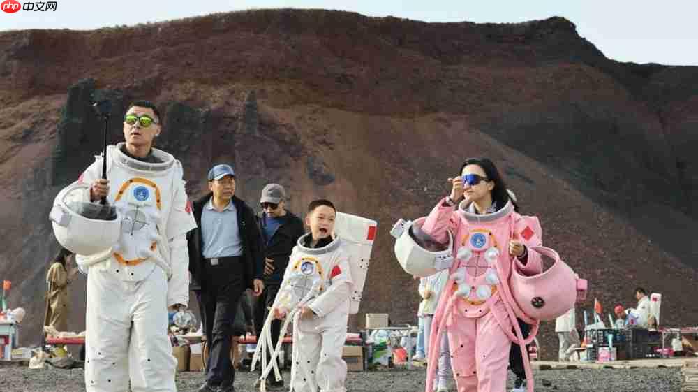 “机器人指挥官”与“机械巡逻员”上岗执勤！ 乌兰哈达火山景区用科技打造文旅新体验