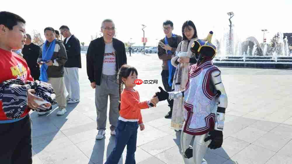 “机器人指挥官”与“机械巡逻员”上岗执勤！ 乌兰哈达火山景区用科技打造文旅新体验