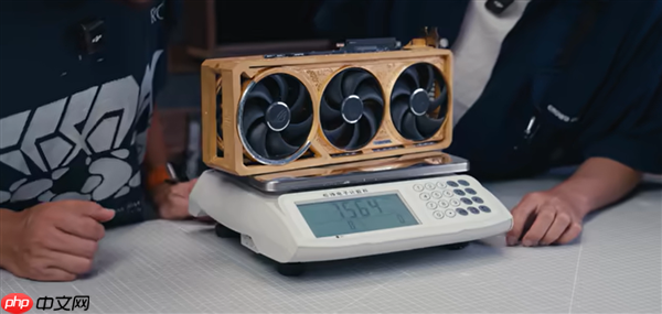 揭秘全球唯一黄金版RTX 5090D!6公斤黄金 神秘大佬买走