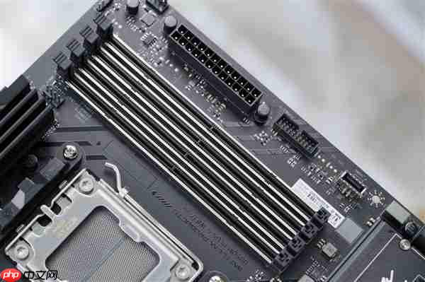 高性价比游戏利器！七彩虹战斧B850M超级黑刃主板图赏