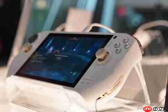 索泰ZONE游戏掌机迭代款定名ZONE PRO：搭载HX 370，目标10月上市