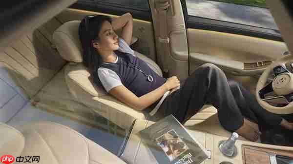 全新问界M7内饰美图曝光！主驾零重力座椅上车  家庭出行体验再升级