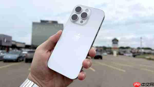 假扮FBI特工！犯罪团伙持枪劫走物流中心200部iPhone