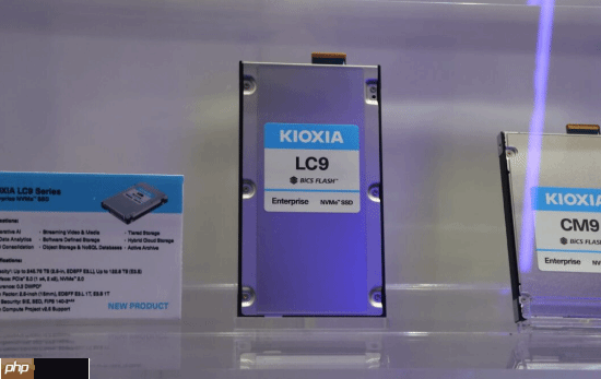 SSD硬盘机柜冲向10PB容量！单盘1PB也不远了