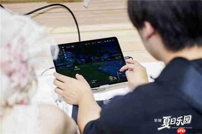 荣耀平板GT2Pro亮相2025ChinaJoy