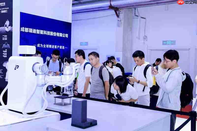 普罗宇宙机器人全球首发：重塑工业场景，定义工业级具身智能新标杆