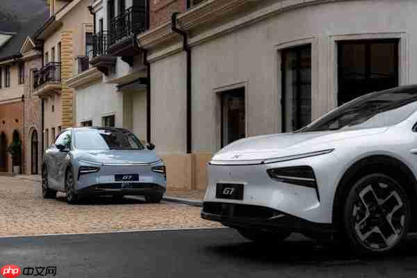 从AEB口水战到HUD小伙伴 小鹏和华为咋就在一起了？