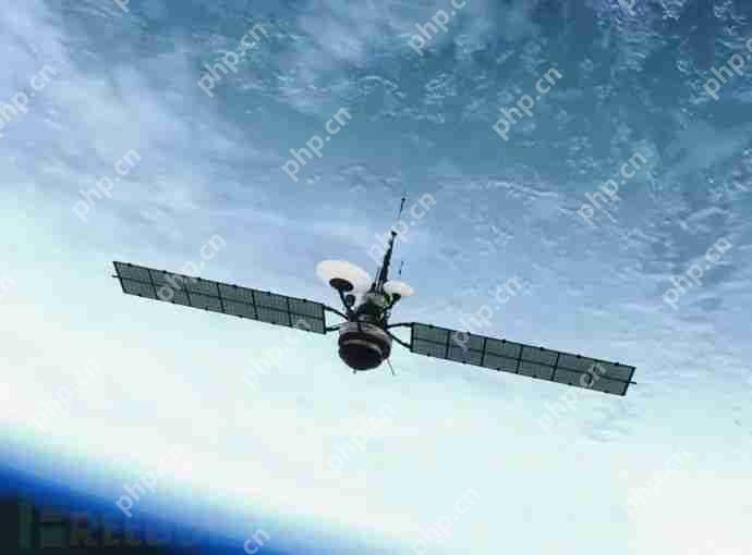 DEF CON大会：白帽黑客演示远程控制退役卫星