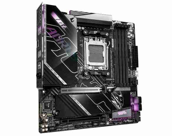 全新游戏体验之选:B850M电竞雕+5070Ti魔鹰配置推荐