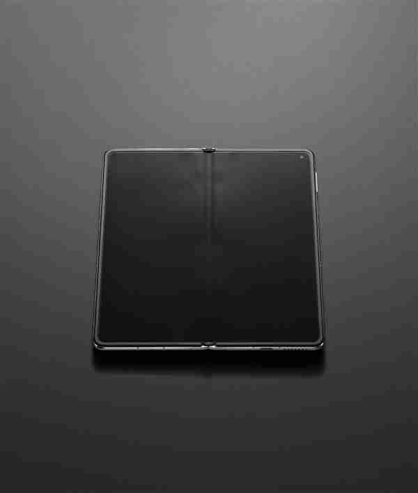平整得不像折叠屏！刘作虎秀出OPPO Find N5：你永远可以相信OPPO