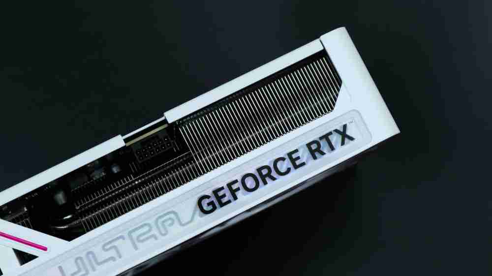 4K游戏的高端之选：七彩虹iGame GeForce RTX 5080 Ultra W OC 16GB开箱