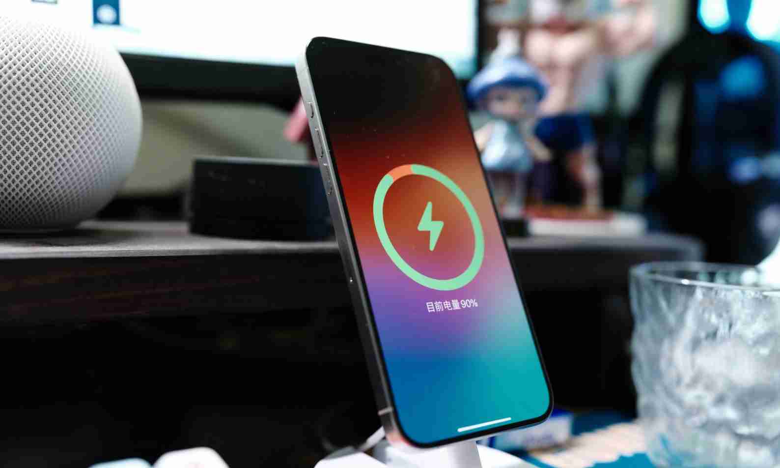 低配高价?“洋品牌”手机销量连跌4月!三星苹果们吃了傲慢的亏