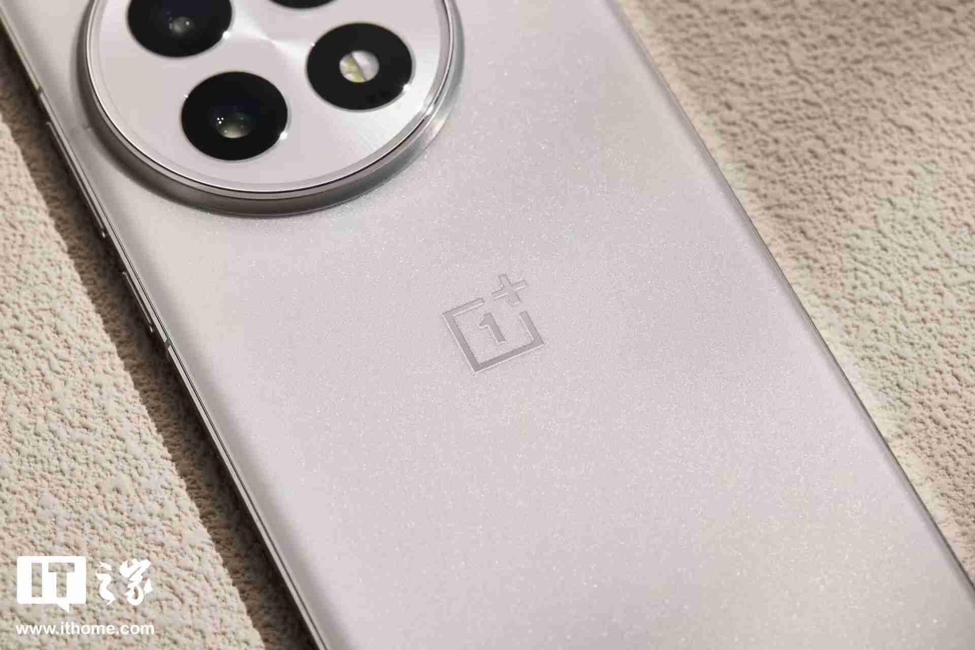 一加13手机ColorOS相册个性水印上线，支持搭配实况照片使用