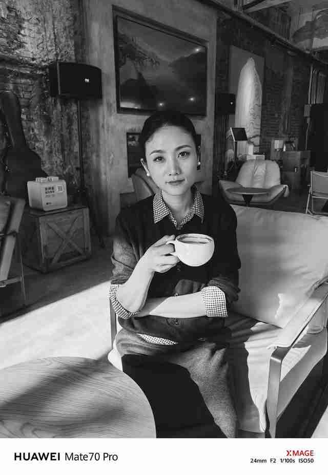 华为Mate 70 Pro拍照怎么样？红枫原色表现出色，96mm长焦彪悍